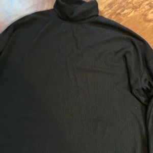 Fashion Nova Large Turtleneck pullover Ribbed.
